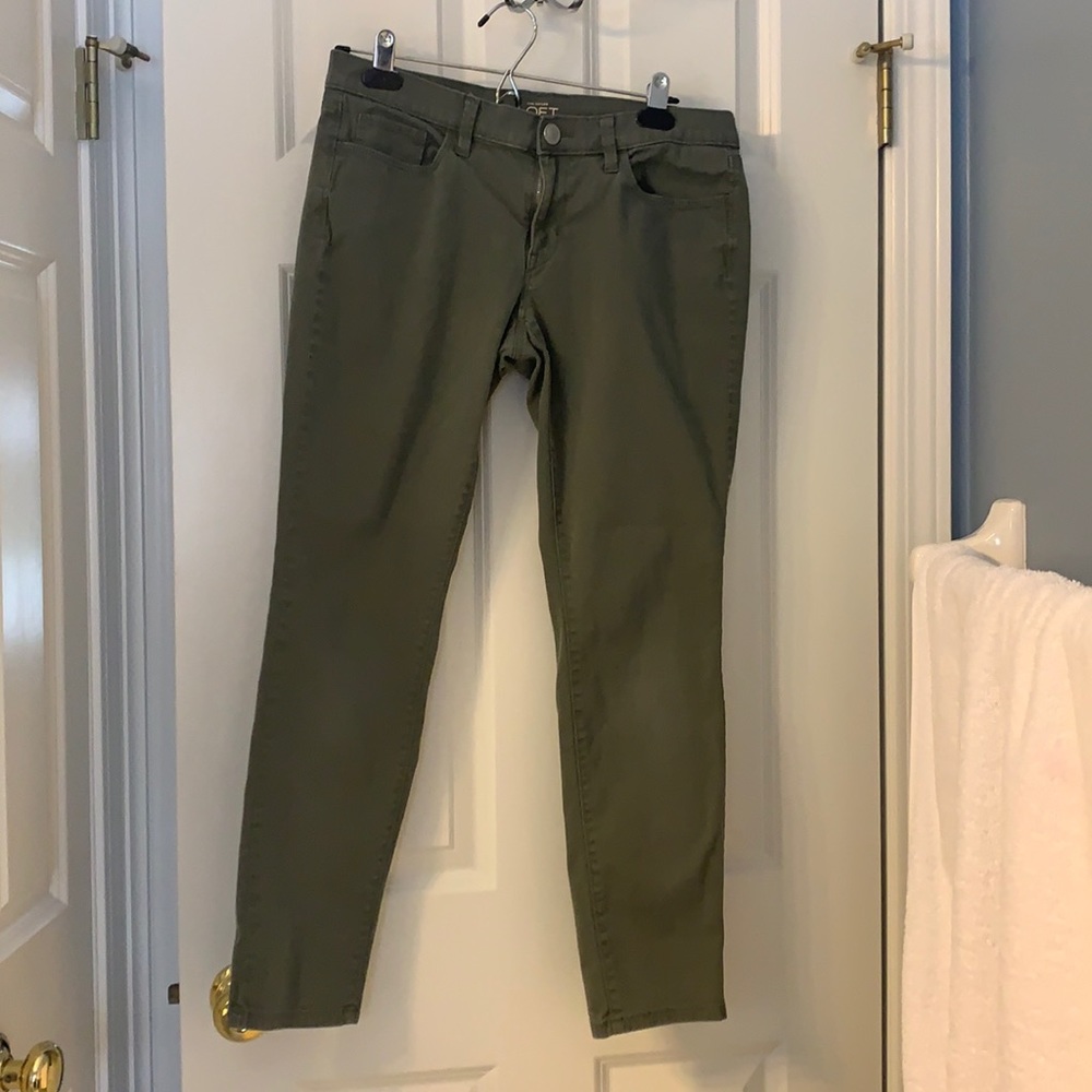Olive green ankle length pants
